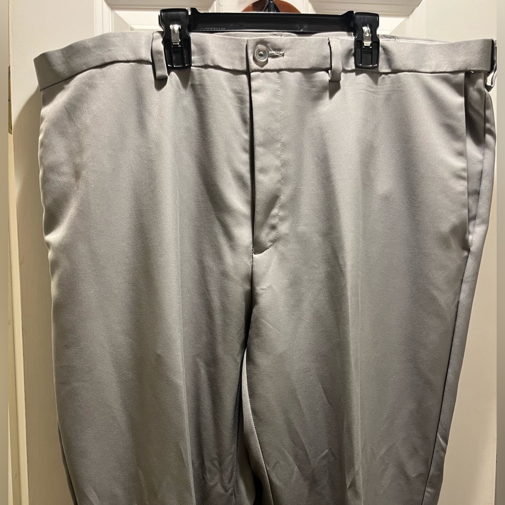 Haggar Clothing classic fit cool 18 42x30 men’s dress pants